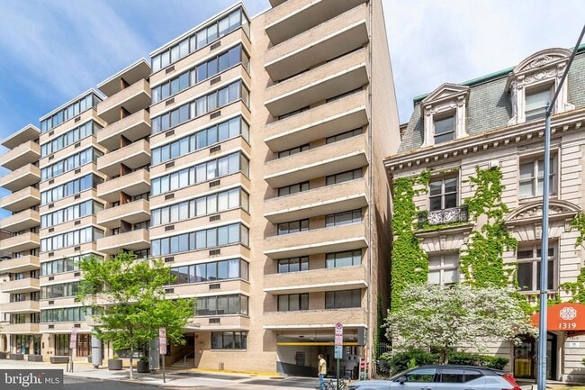 1325 18th St NW, Unit 807 in Washington, DC - Building Photo - Building Photo