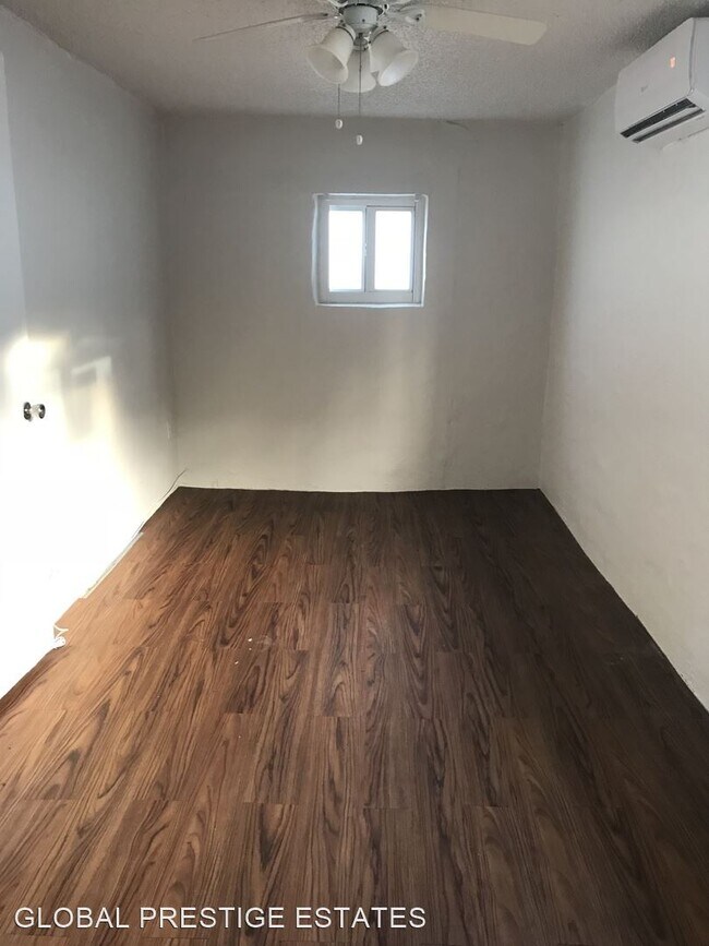 2160 NW 29th St in Oakland Park, FL - Building Photo - Building Photo