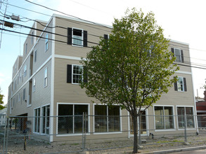 27-29 Spruce St in Waltham, MA - Building Photo - Building Photo