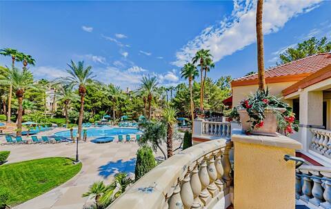 210 E Flamingo Rd, Unit 308 in Las Vegas, NV - Foto de edificio