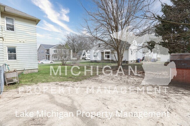 956 Hovey St SW in Grand Rapids, MI - Building Photo - Building Photo