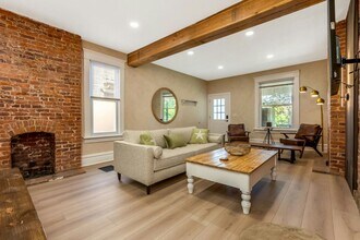 1649 Franklin Park S in Columbus, OH - Building Photo - Building Photo