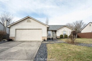 7912 Bitternut Dr in Indianapolis, IN - Building Photo