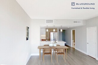2400 W El Camino Real in Mountain View, CA - Building Photo - Building Photo