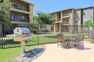 The Palmera on 3009 in Schertz, TX - Foto de edificio - Building Photo