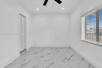5850 NE 3rd Ave in Miami, FL - Building Photo - Building Photo