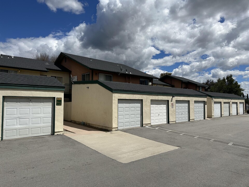 2652 Shadow Hills Dr in San Bernardino, CA - Foto de edificio