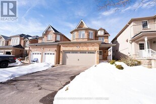 717 Salinger Ct in Mississauga, ON - Building Photo