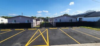 873 NW 10th St in Florida City, FL - Building Photo