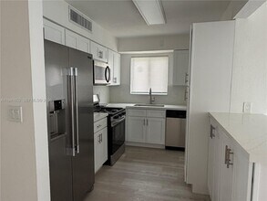 3581 SW 13th Ct in Fort Lauderdale, FL - Building Photo - Building Photo