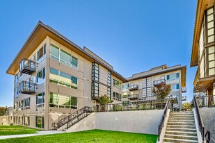 2330 Yakima Ct, Unit D304 in Tacoma, WA - Building Photo
