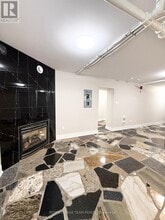 325 Cooper St in Ottawa, ON - Building Photo - Building Photo