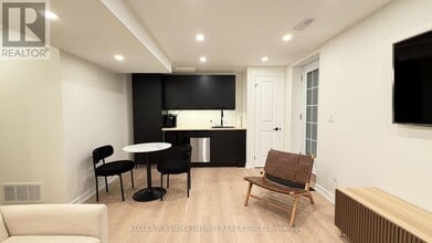 1371 Linstead St in Oshawa, ON - Building Photo - Building Photo