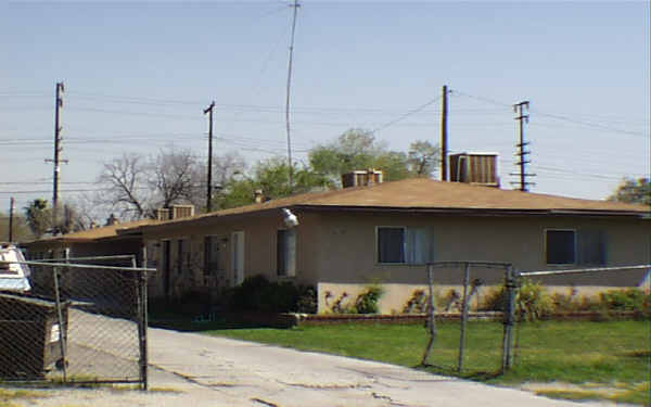 7951 Sunnyside Ave in San Bernardino, CA - Building Photo