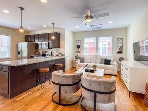 920 Grand Ave, Unit 1 in Cincinnati, OH - Foto de edificio - Building Photo