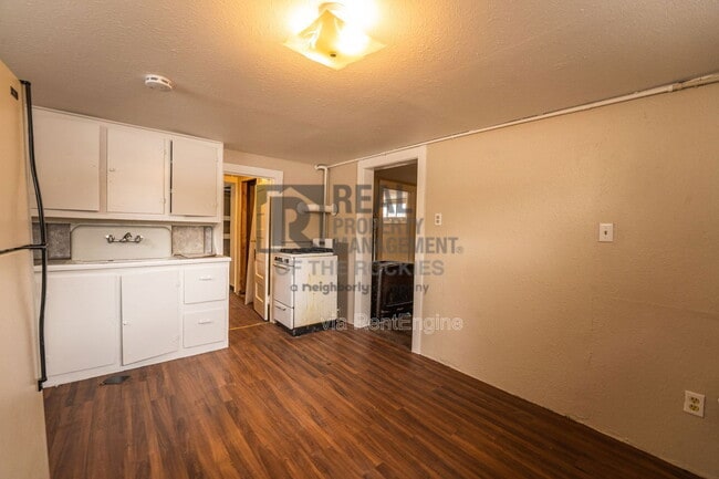 1111 E Flint St in Laramie, WY - Building Photo - Building Photo