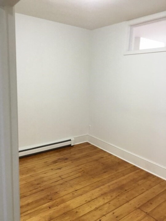 254 Windsor St, Unit 254 in Cambridge, MA - Building Photo