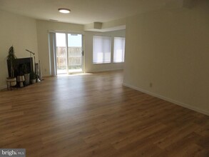 1720 Oakwood Terrace in Penn Valley, PA - Building Photo - Building Photo