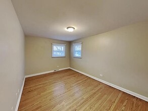 236 W Lake Park Dr in Addison, IL - Building Photo - Building Photo