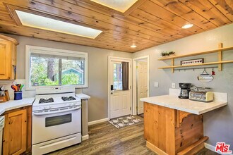 161 Moreno Ln in Big Bear, CA - Building Photo - Building Photo