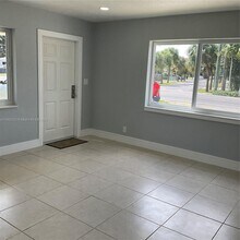 357 Phippen Waiters Rd-Unit -1-2 in Dania Beach, FL - Building Photo - Building Photo
