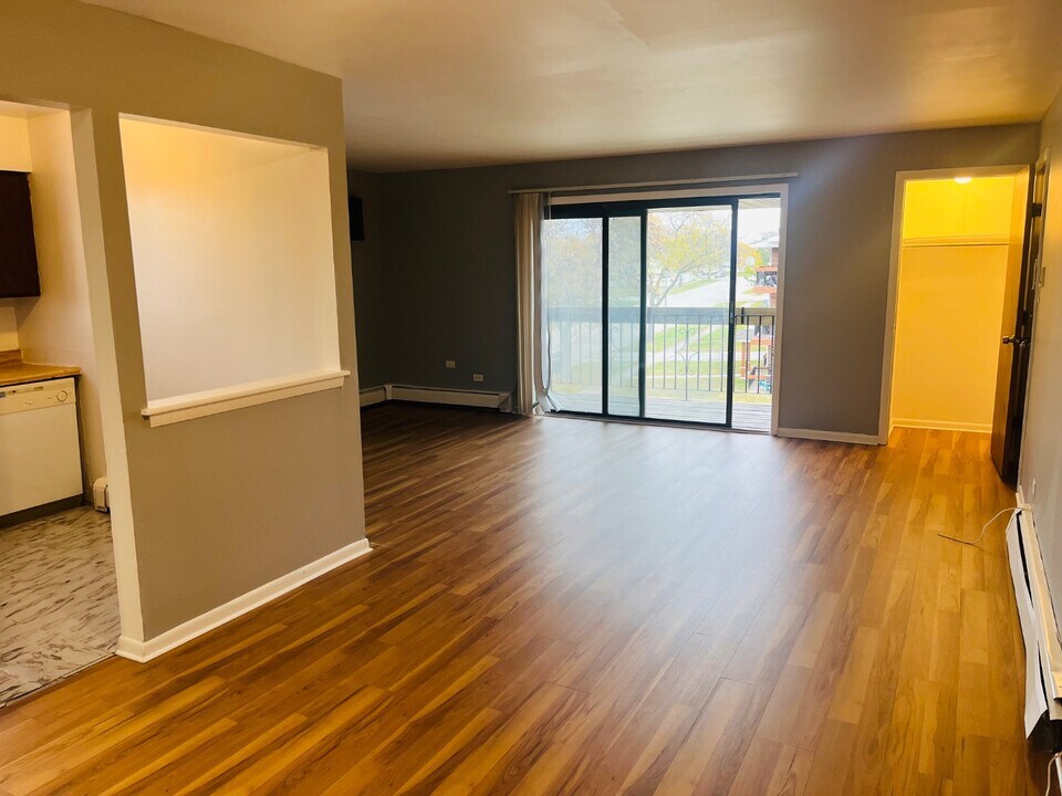 4561 Heartland Dr in Richton Park, IL - Building Photo