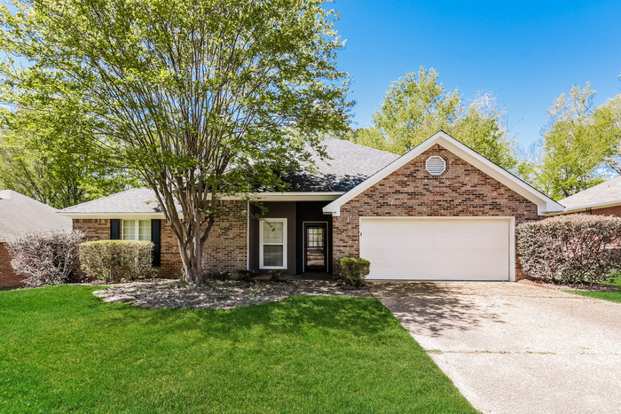 237 Cherry Bark Dr in Brandon, MS - Building Photo