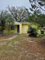104 Ellinor Ct in Pensacola, FL - Building Photo