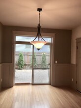 1009 NE Skidmore St in Portland, OR - Building Photo - Interior Photo