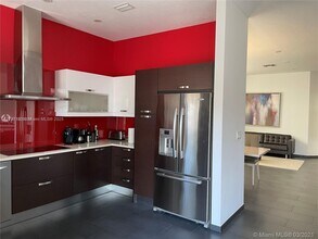 10933 NW 73rd Terrace in Doral, FL - Building Photo - Building Photo