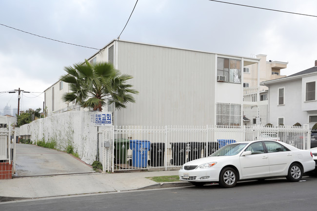 1038 Fedora St in Los Angeles, CA - Building Photo - Building Photo