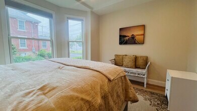 115 Wellington Ave in Newport, RI - Foto de edificio - Building Photo