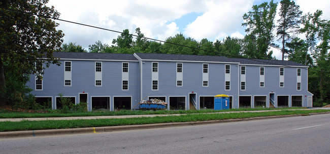 2809 Avent Ferry Rd in Raleigh, NC - Foto de edificio - Building Photo