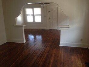 1142 E Elm St in Springfield, MO - Building Photo - Building Photo