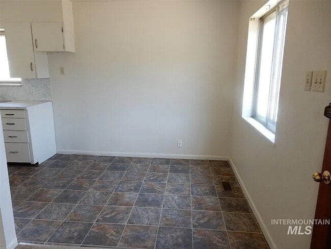 property at 204 W 35th St