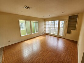 5264 Cahuenga Blvd in North Hollywood, CA - Building Photo