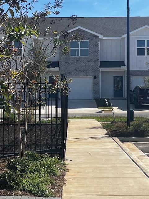 property at 2587 Cliff Hollow Cir