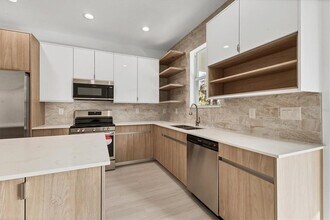 299 Australian Dr in Rotonda West, FL - Building Photo - Building Photo