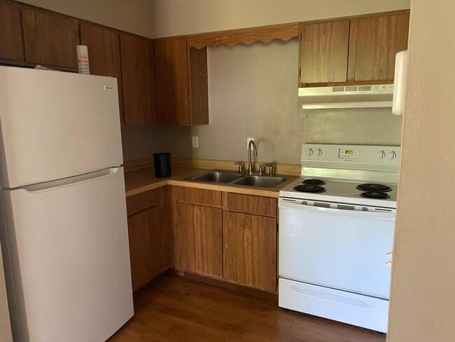 property at 218 SE Hanover Pl