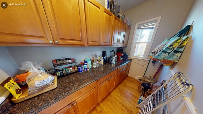 23 Tufts St, Unit 2 in Cambridge, MA - Foto de edificio - Building Photo