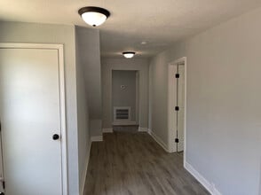 215 E Burwell Ave in Knoxville, TN - Building Photo - Building Photo