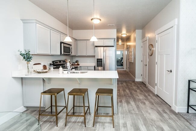 property at 782 Pratt Ln