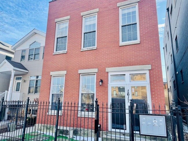 property at 1617 W Superior St