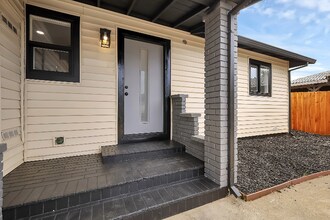 10412 Dolecetto Dr in Rancho Cordova, CA - Foto de edificio - Building Photo