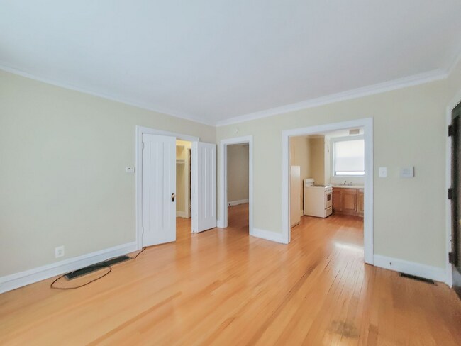 1946 W Wilson Ave, Unit 1P in Chicago, IL - Foto de edificio - Building Photo