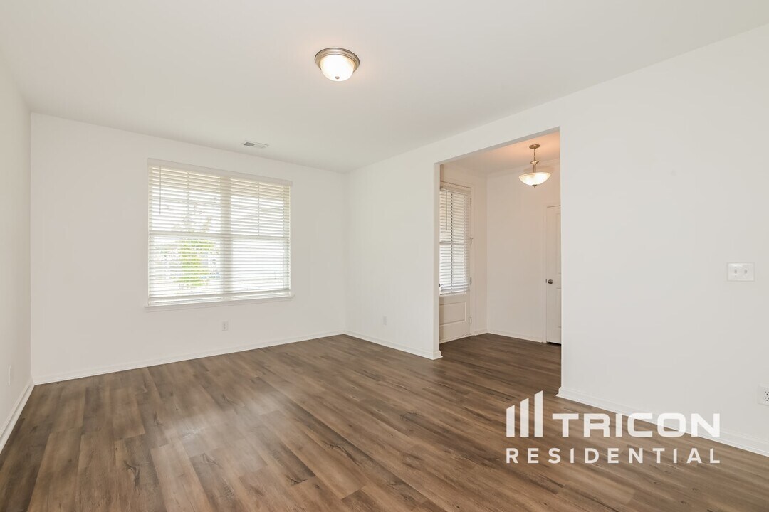 109 Everett Sq in Mcdonough, GA - Building Photo