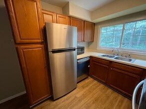 12211 Stevenson Ct, Unit Hengameh Djalal in Woodbridge, VA - Building Photo - Building Photo