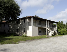 Sleepy Oaks Apartments