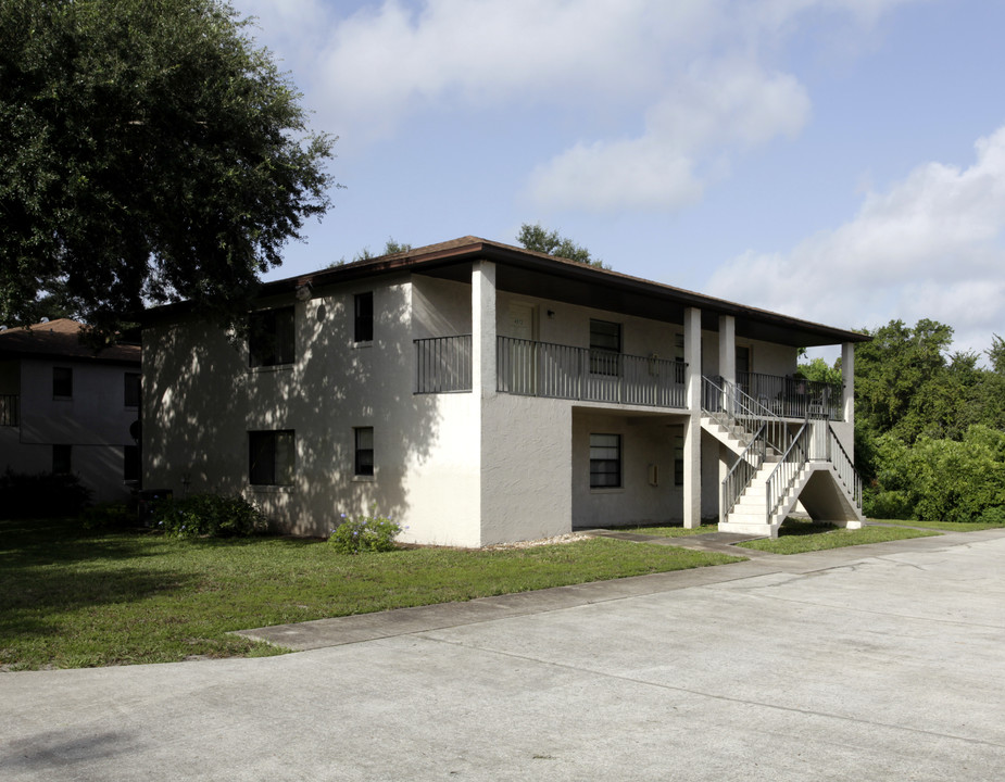 Sleepy Oaks Apartments in Titusville, FL - Building Photo