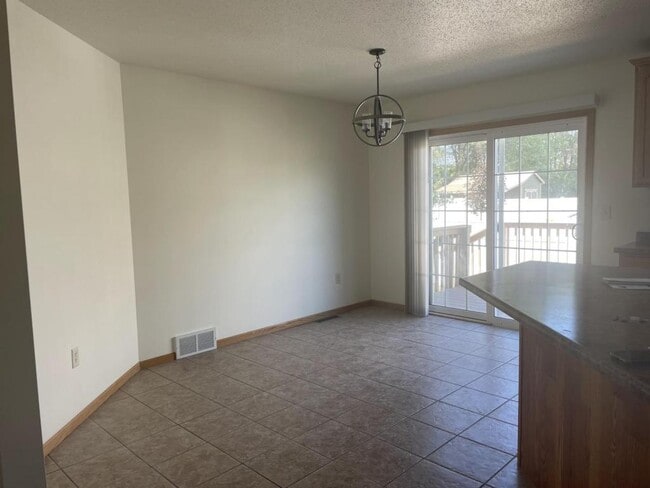 1908 Crooked Ave in Holmen, WI - Building Photo - Building Photo